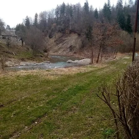 Hébergement de vacances федорчуків за рікою1 Sheshory