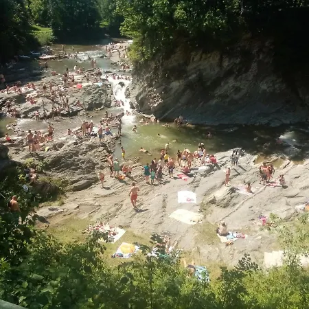 Σπίτι διακοπών федорчуків за рікою1 *