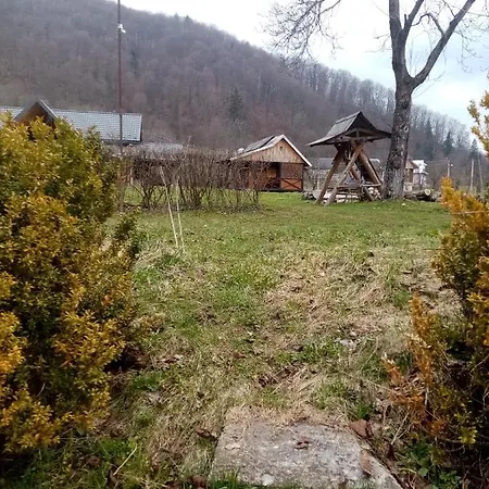 Dom wakacyjny федорчуків за рікою1 *